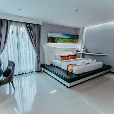 Mantra Varee Hotel Хон Каен Экстерьер фото