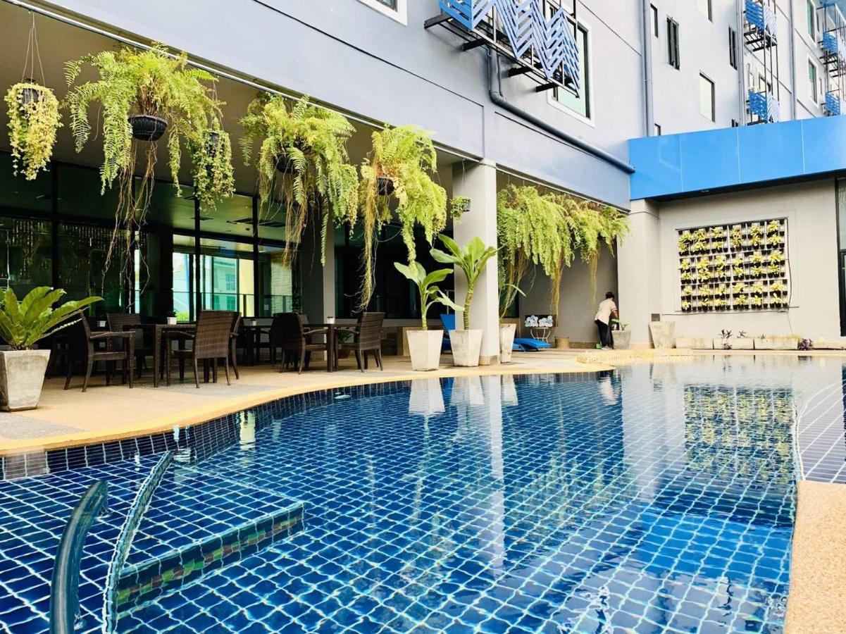 Mantra Varee Hotel Хон Каен Экстерьер фото