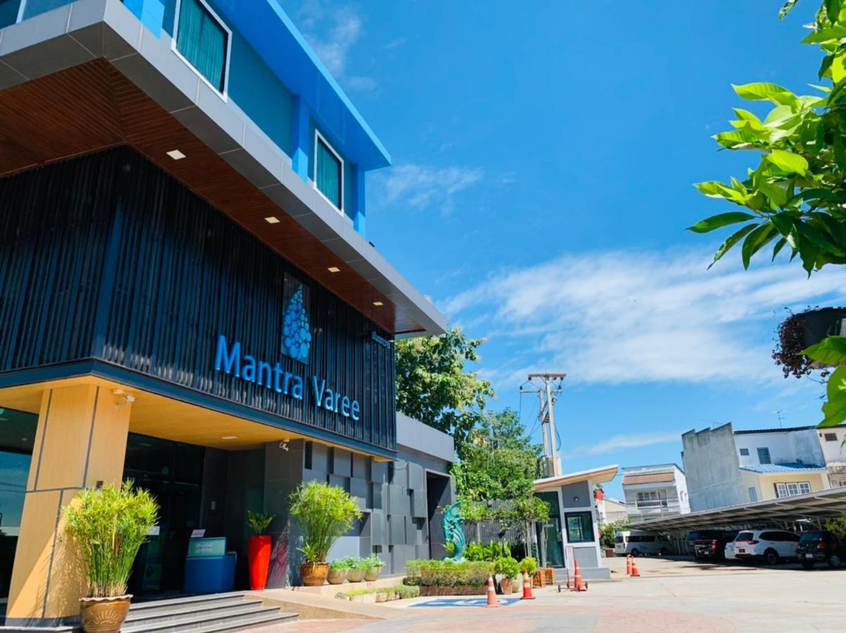 Mantra Varee Hotel Хон Каен Экстерьер фото