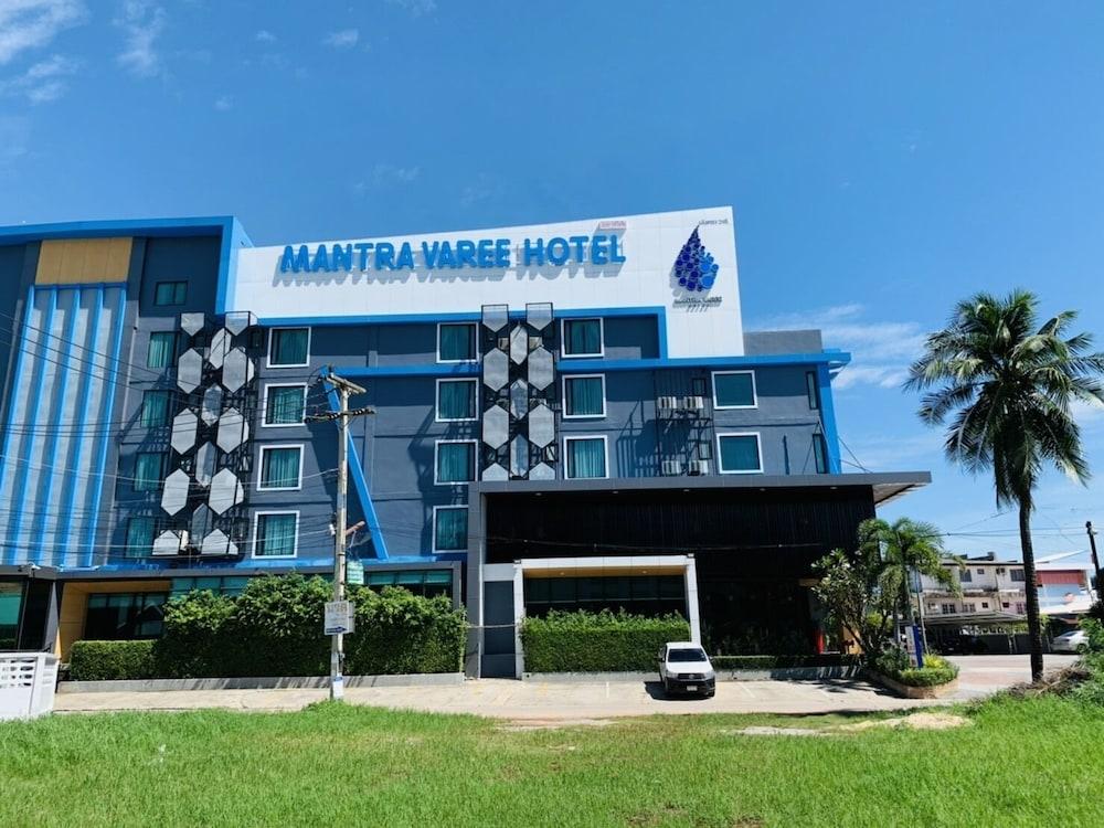 Mantra Varee Hotel Хон Каен Экстерьер фото